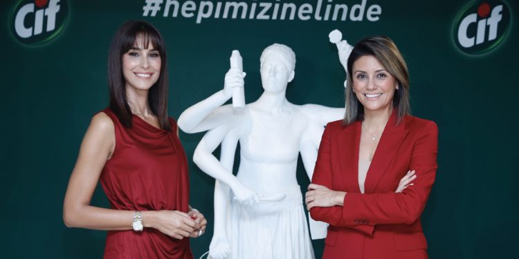Cif ve Arzum Onan Ev İşlerinde Eşitlik ‘Hepimizin Elinde’ Dedi