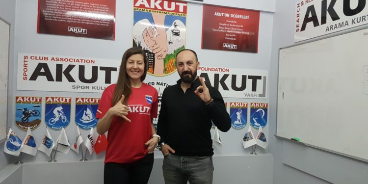 Su Altında Bisiklet Kullanarak Dünya Rekoru Kırmayı Deneyecek