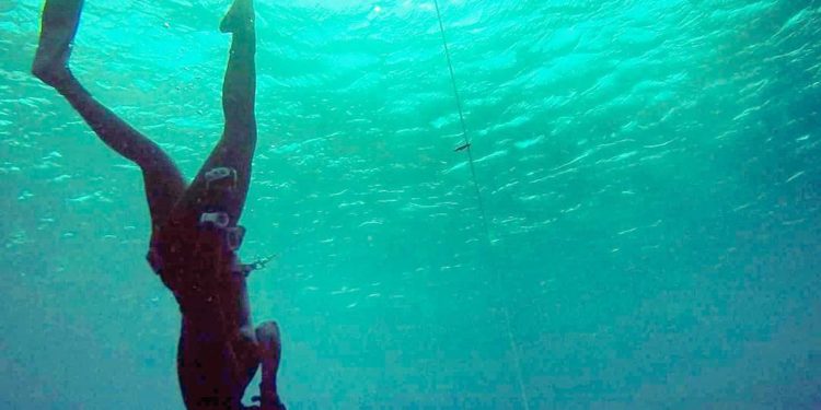 Su Altında Bisiklet Kullanarak Dünya Rekoru Kırmayı Deneyecek