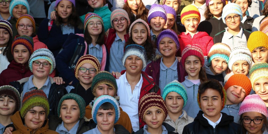 Darüşşafakalı 122 Öğrenciye Bere Ördü