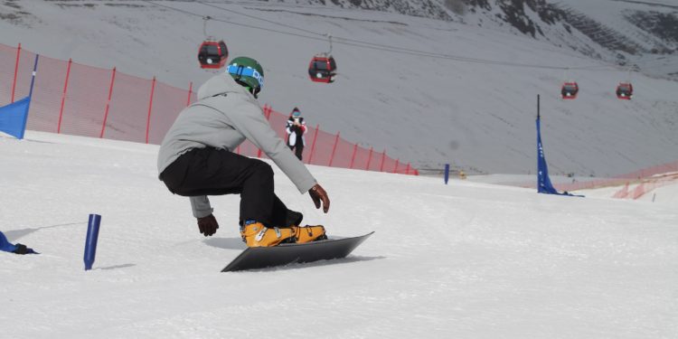 Snowboard Dünya Kupası, 2700 metre rakımda, 210 cm. kar kalınlığında düzenlenecek