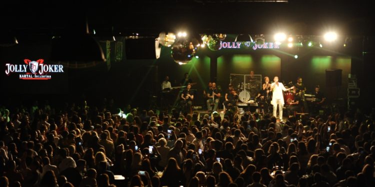 İstMarina Kartal Jolly Joker Kapılarını Hakan Altun ile Açtı