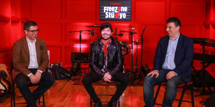 Yalın, Sevgililer Günü Single’ının Kaydını Vodafone Freezone Stüdyo’da Yaptı