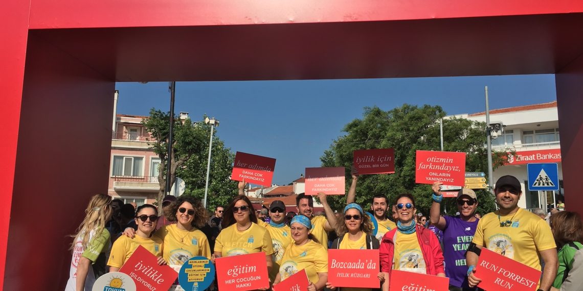 Otizmli Çocukların Eğitimi için Bozcaada Yarı Maratonu’nda Koştular