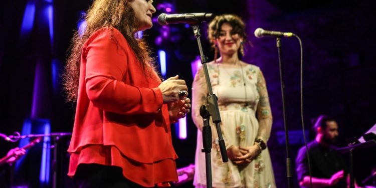 Sabahat Akkiraz ve Melike Şahin Birlikte Sahne Aldılar