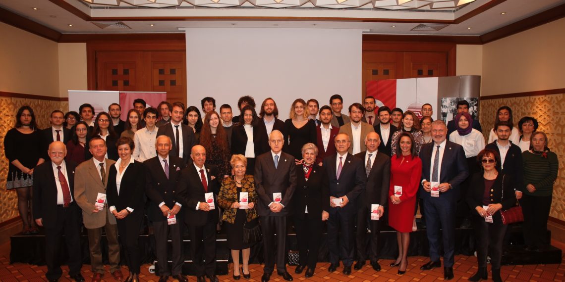 TEV’den Geleceğin Lideri 59 Gence Üstün Başarı Bursu