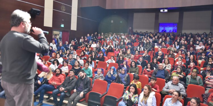 Türk Tiyatrosu Uşak’ta Yükselişe Geçti