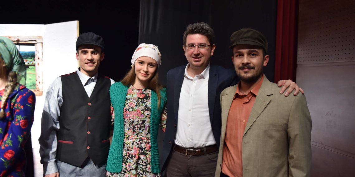 Türk Tiyatrosu Uşak’ta Yükselişe Geçti