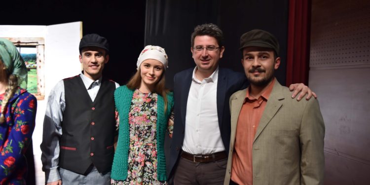 Türk Tiyatrosu Uşak’ta Yükselişe Geçti