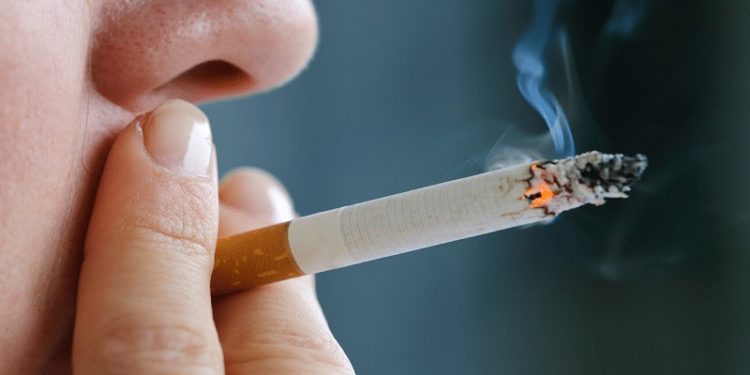 Sigara 12 yıl erken öldürüyor