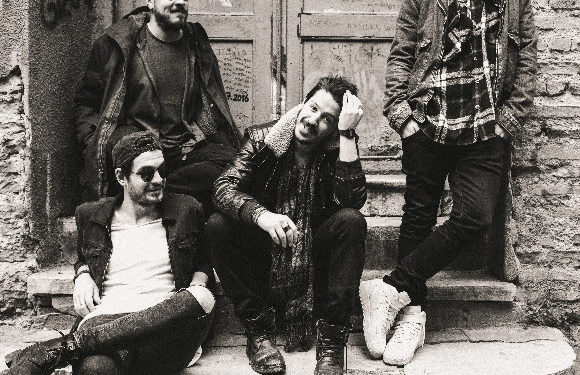 Son Feci Bisiklet’ten yeni single “Yerlerde”